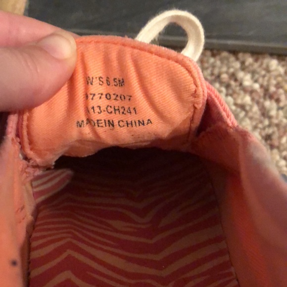 Sperry coral loafers. - Picture 5 of 5